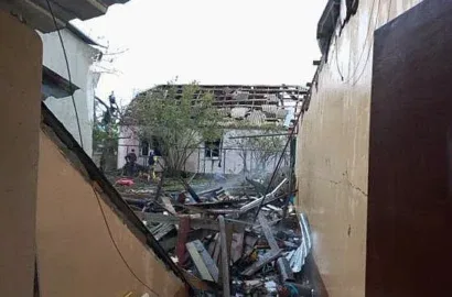 Наслідки удару російського безпілотника по приватних будинках у Миколаєві