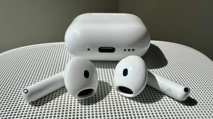 наушники Apple AirPods 4