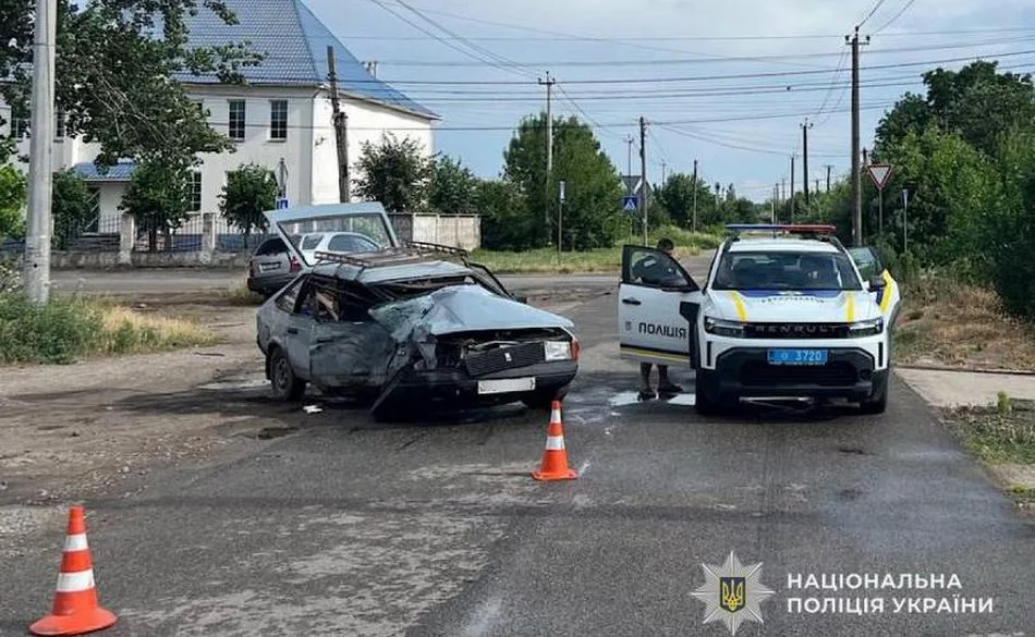 На Дніпропетровщині п’яний водій на Kia Sorento протаранив «Москвич»