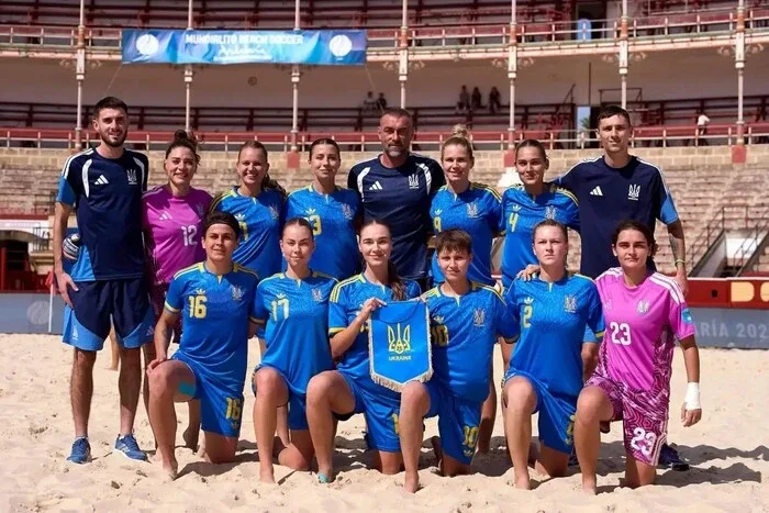 Жіноча збірна України з пляжного футболу посіла третє місце на турнірі в Іспанії