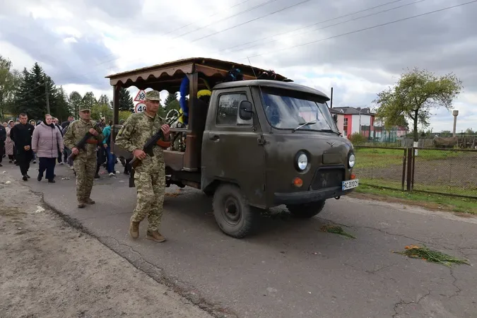 На Волині громада попрощалася із 30-річним Героєм Романом Пилипчуком (фото)