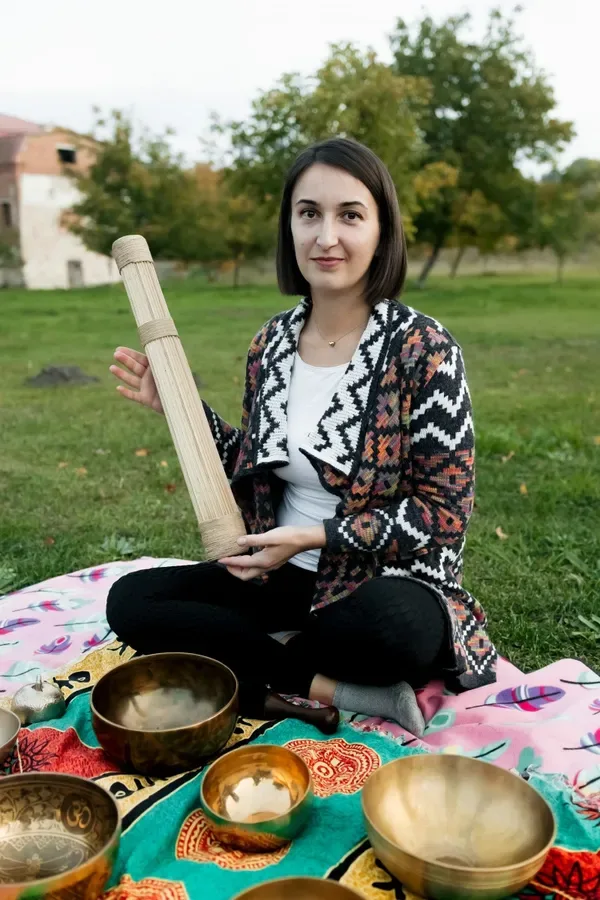 Від тибетських чаш до шуму дощу:&nbsp;як волинянка лікує від стресу звуками (фото)