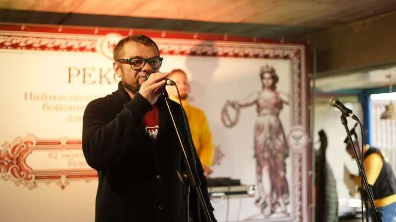 (ФОТО) Понад сотня учасників: у Чернівцях зафіксували рекорд України з масового забігу військових і ветеранів
