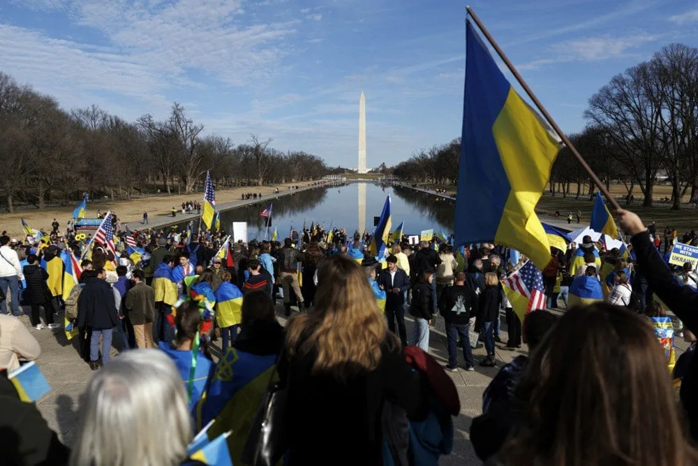 Мітинг в четверті роковини великої війни біля Меморіалу Лінкольна, Вашингтон, 21 лютого 2026 року