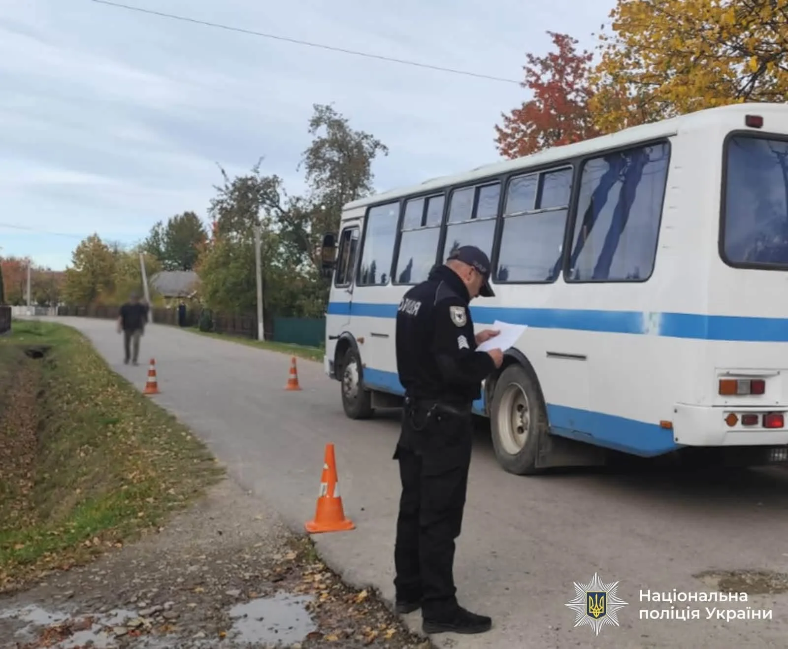 На Калущині автобус наїхав на 4-річного хлопчика: дитина загинула