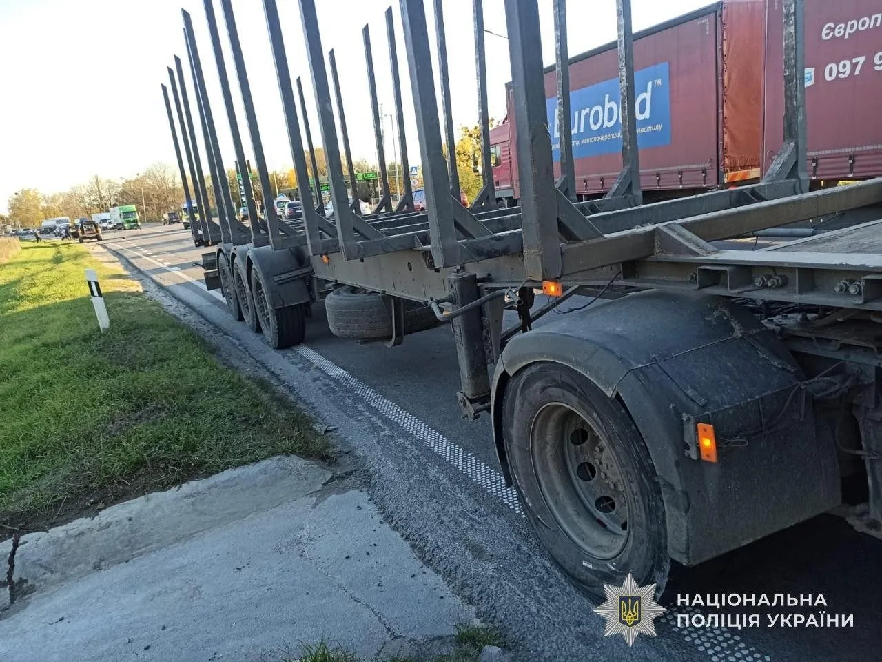 На Стрийщині в ДТП з автопоїздом загинув мотоцикліст - 10