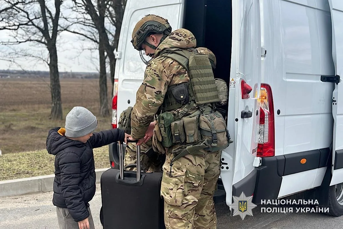 «Білі Янголи» за рік евакуювали з Нікопольського району майже півтисячі людей - 01.10.2026