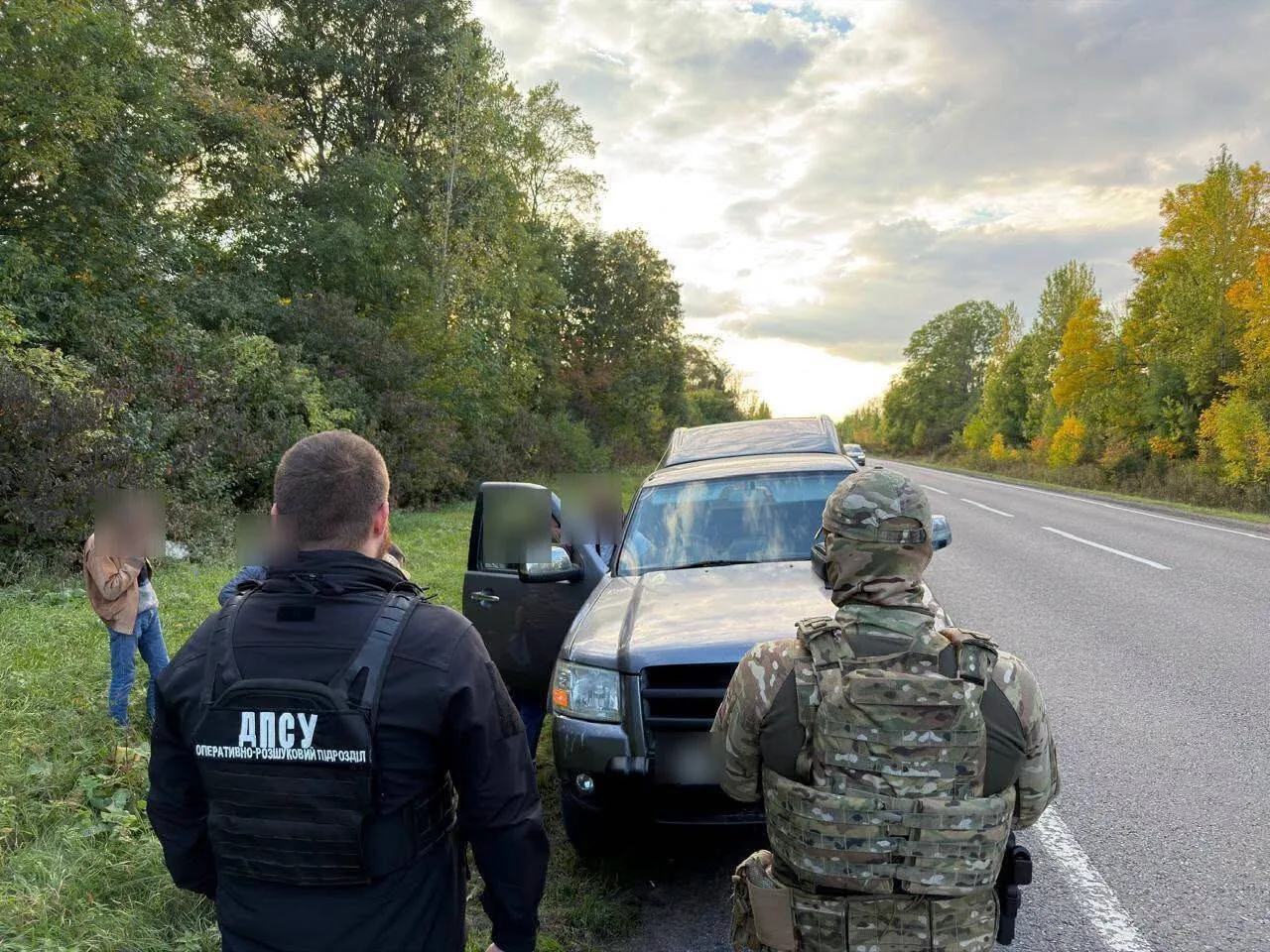Схема виїзду через Молдову та Білорусь: на Львівщині викрили організатора