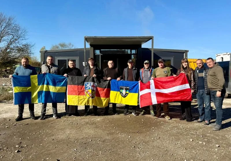Два мобільні госпіталі для порятунку життів: Калуська громада отримала допомогу від данських партнерів