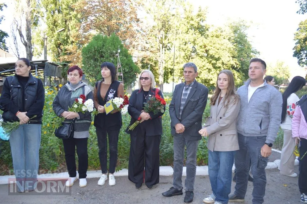 У Білгороді-Дністровському відкрили меморіальні дошки двом випускникам ліцею «Лідер», які служили в «Азові»