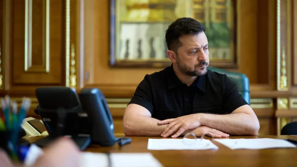 Володимир Зеленський і Дональд Туск обговорили оборонні потреби України на тлі посилення російських атак 