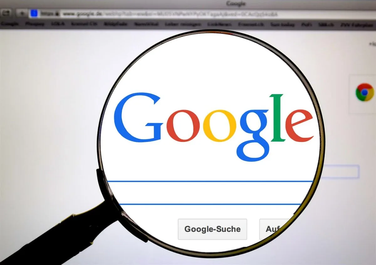 Польский регулятор подозревает Google в давлении на медиа во время переговоров об оплате контента