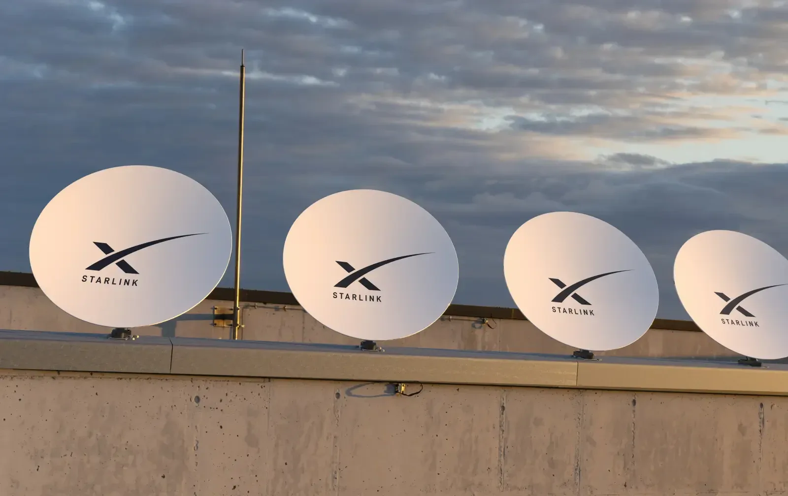 Starshield відновив роботу, але може пропадати на швидкості понад 110 км\год, кажуть військові AIN