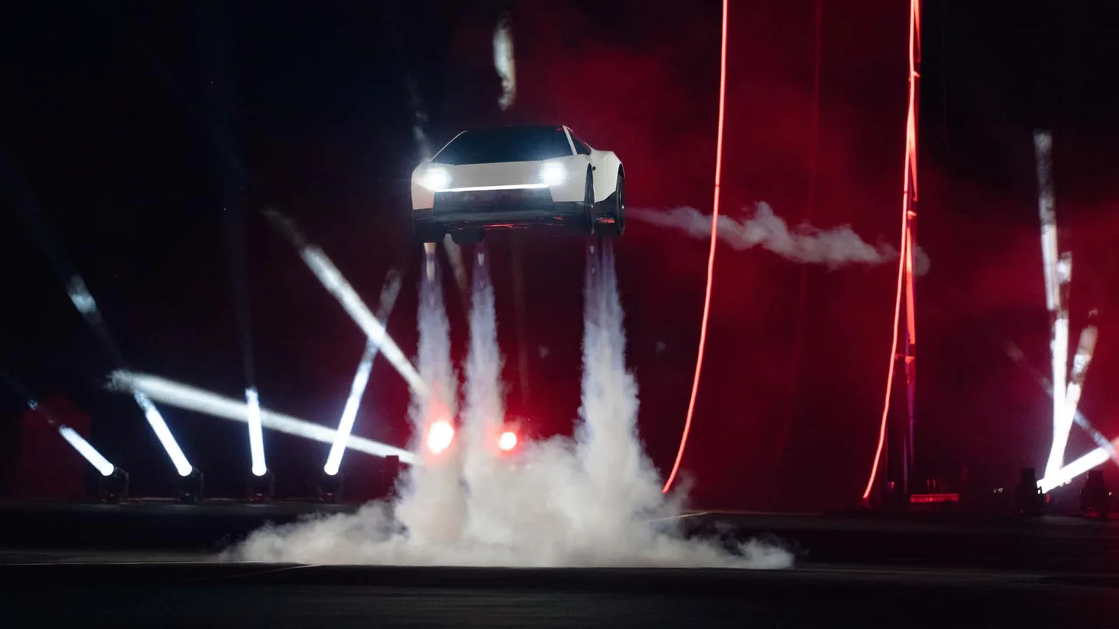 Tesla превратится в машину из фантастических фильмов: Маск анонсировал невероятные возможности Roadster