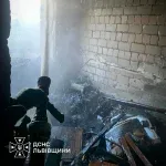 У Винниках у дев’ятиповерхівці загорілася квартира, рятувальники евакуювали мешканців