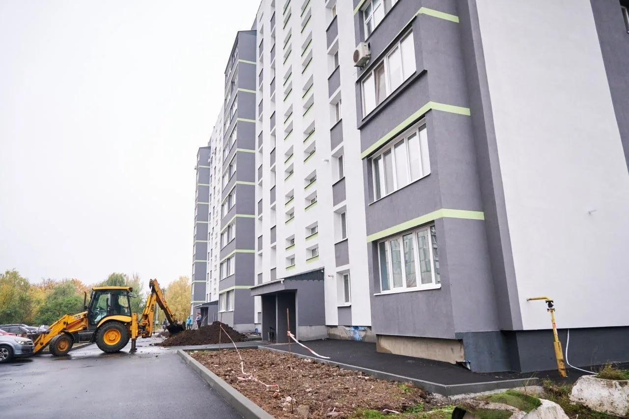 В Умані на понад 90 % відновили пошкоджену ракетним ударом багатоповерхівку (ФОТО)