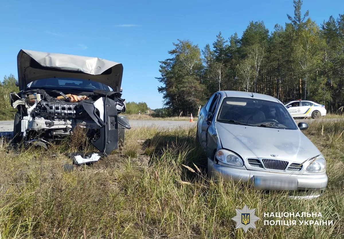 Пошкоджений автомобіль після ДТП на Малинщині