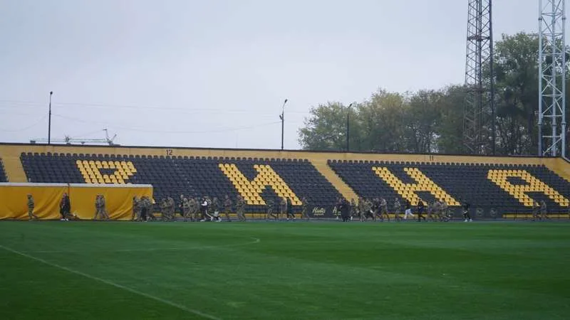 (ФОТО) Понад сотня учасників: у Чернівцях зафіксували рекорд України з масового забігу військових і ветеранів
