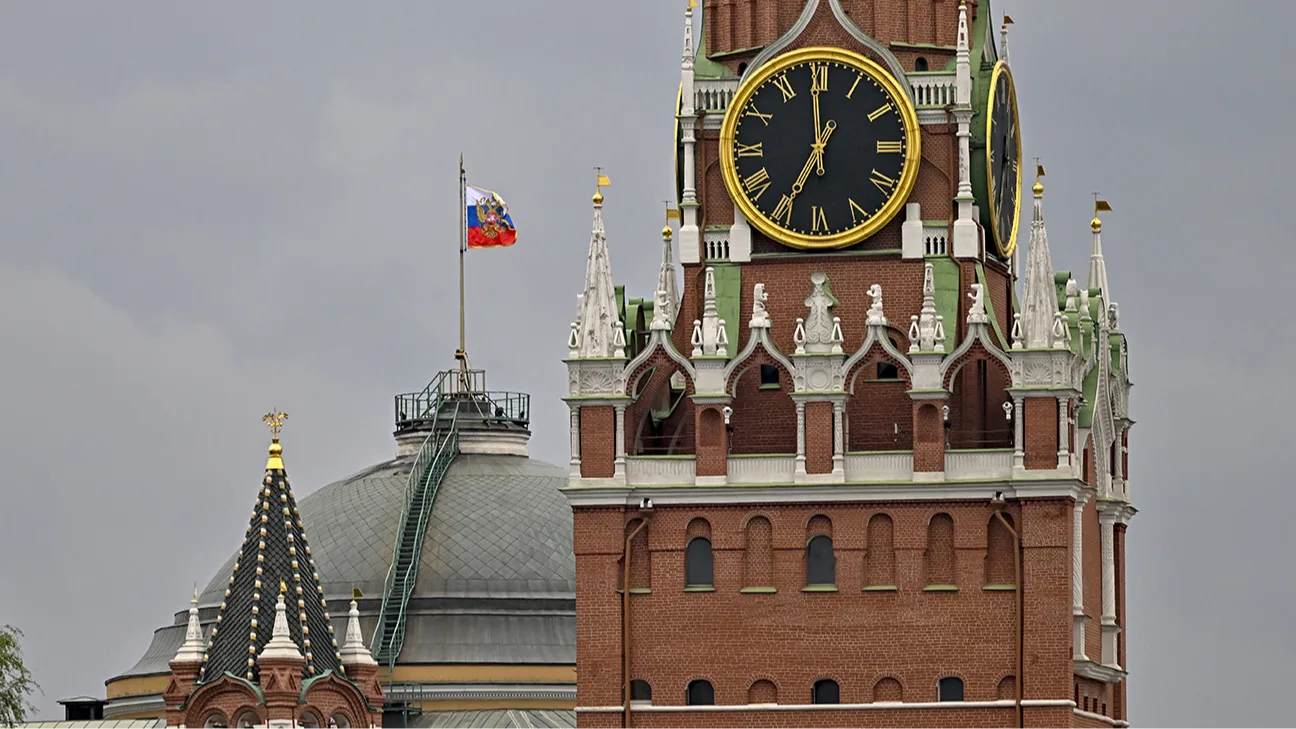 У Кремлі заявили, що Зеленський нібито не ухвалює "складних рішень", тому Трамп хоче заміни