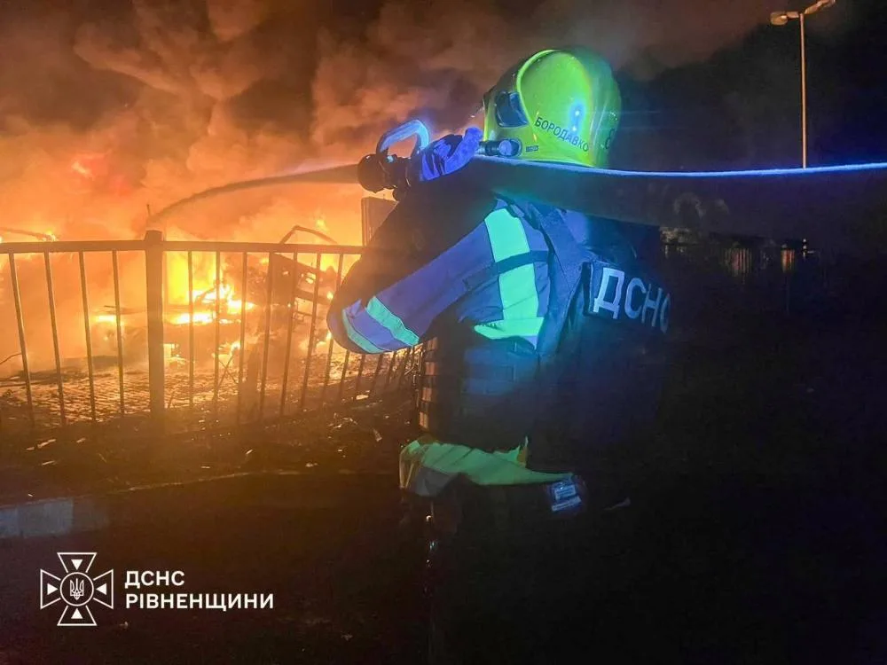Унікальна операція: робот-хірург врятував підлітка з Рівненщини від рідкісної для його віку хвороби