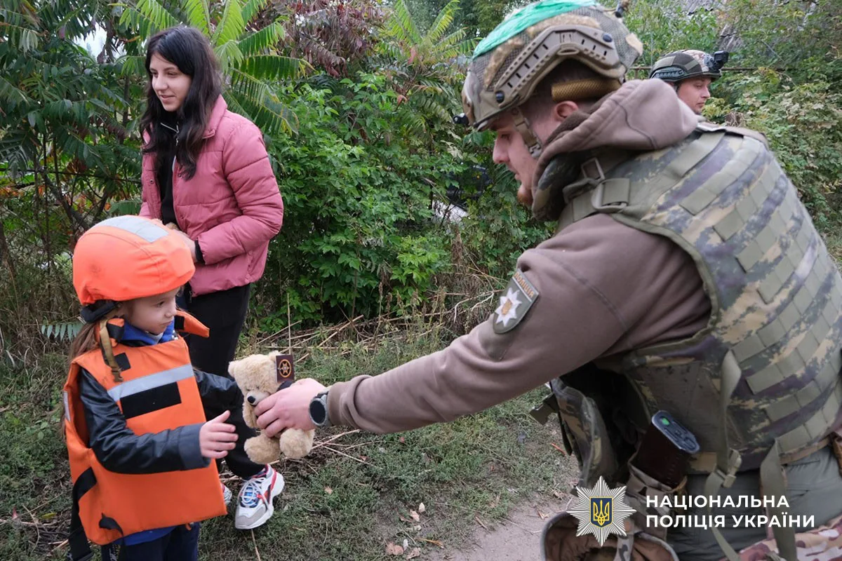 "Дорога життя": з Краматорська евакуювали ще дві родини з дітьми та літніх людей