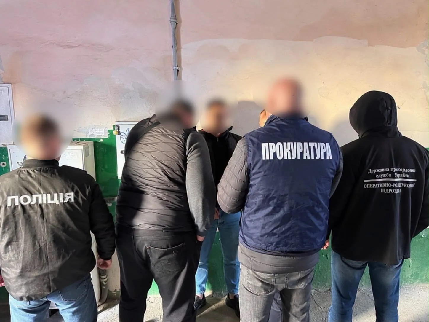 Планував прорізати загородження: прикордонники викрили організатора незаконного переправлення