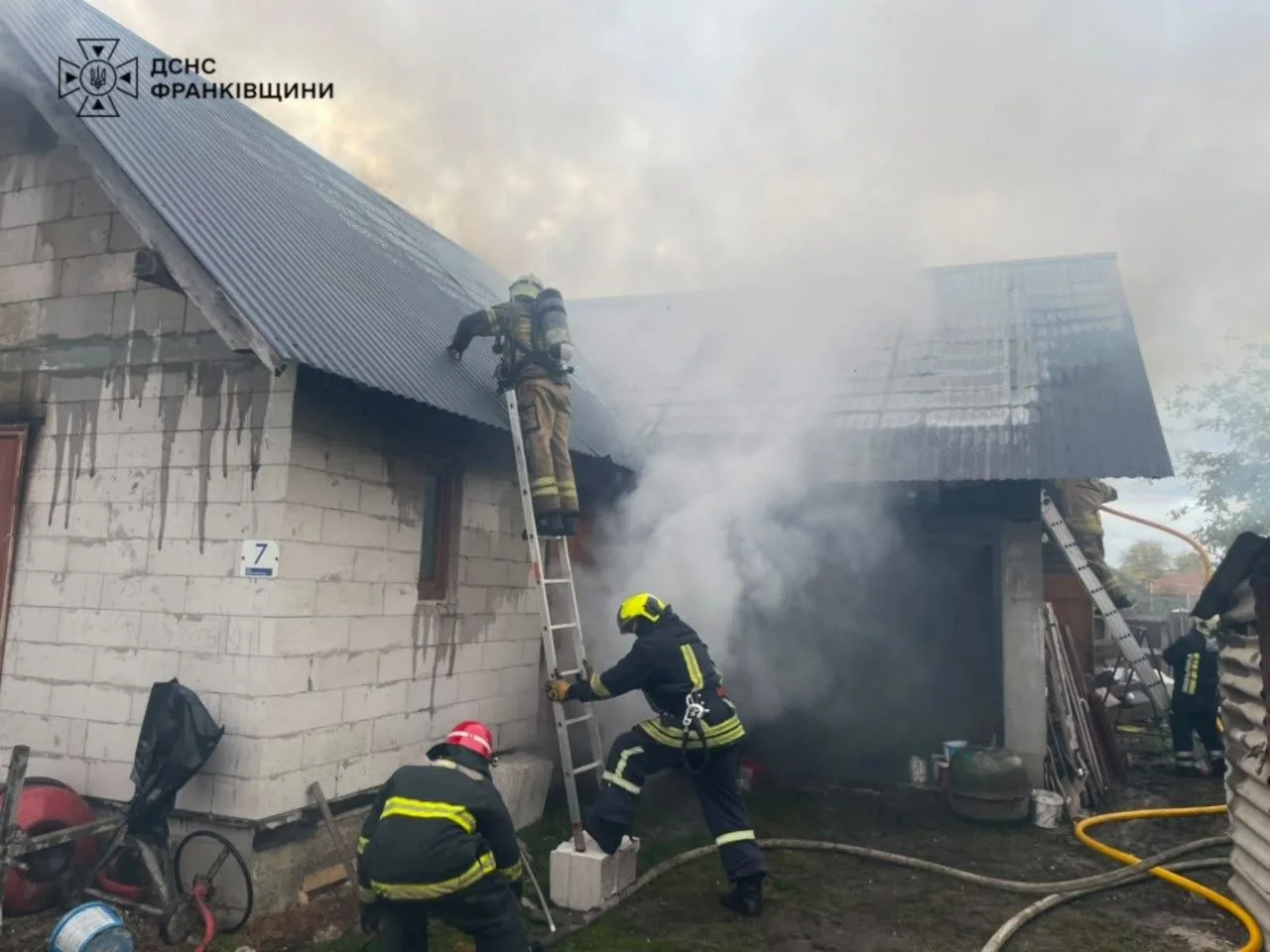 На Коломийщині горів гараж площею 50 квадратних метрів
