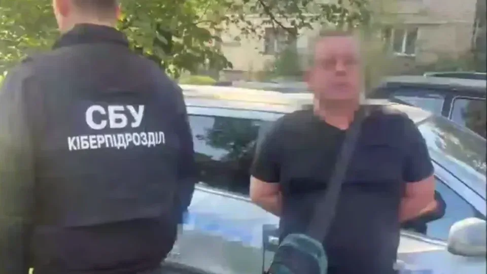 Зняв позиції ППО через лобове скло і відправив у Telegram: у Києві затримали чоловіка 