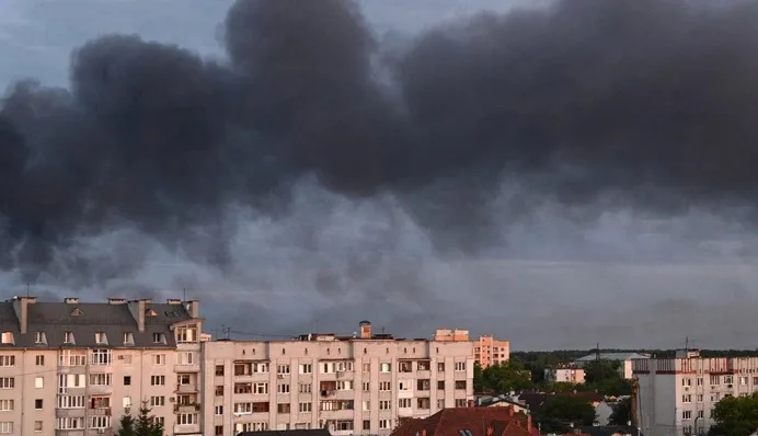 Внаслідок атаки РФ на Івано-Франківськ загинули троє людей: подробиці від ОВА