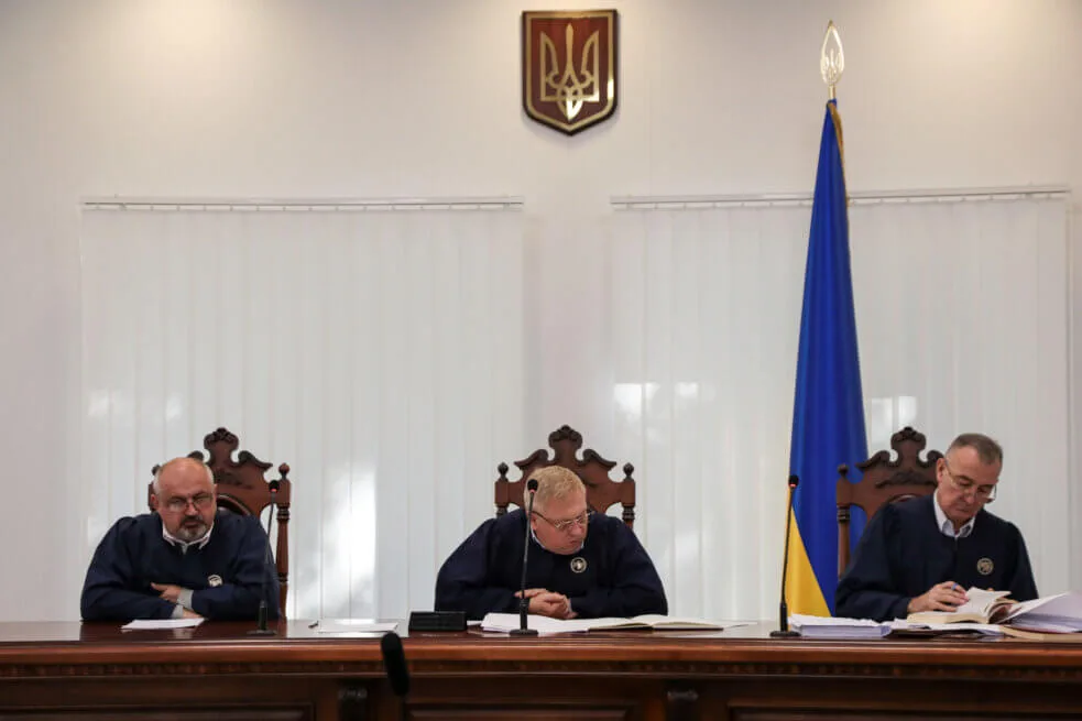 Колегія Київського апелляційного суду (зліва направо) Ігор Паленик, Юрій Слива й Віктор Глиняний, 11 жовтня 2023 року. Фото: Стас Юрченко, Ґрати 