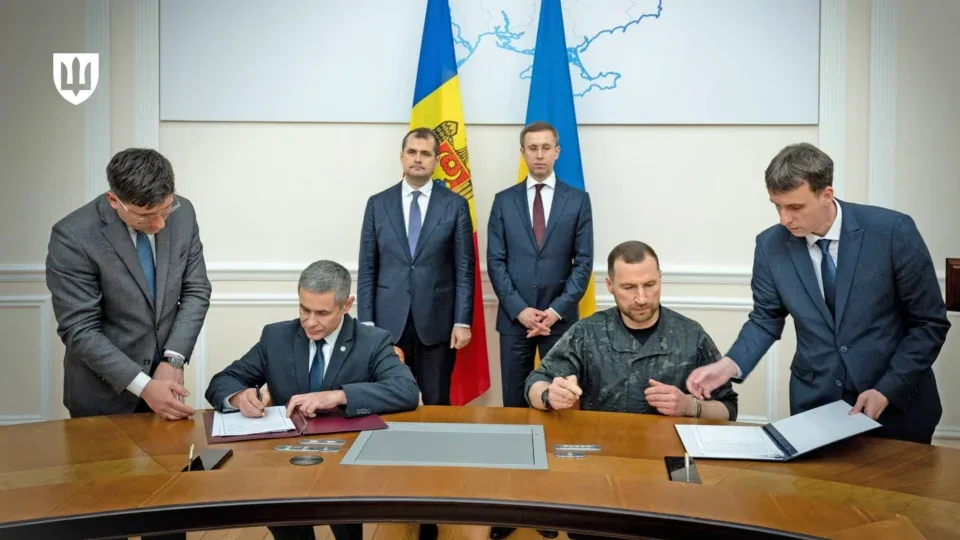 Україна ділитиметься з Молдовою бойовим досвідом і розвиватиме спільні оборонні проєкти. 