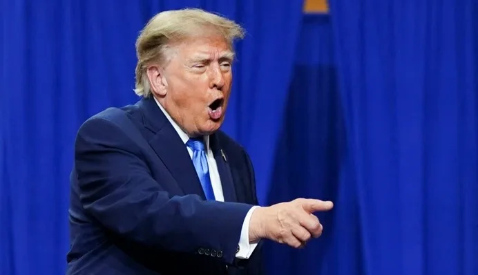 Трамп назвав противниками тих, хто відмовляється визнавати ШІ "суперінтелектом"