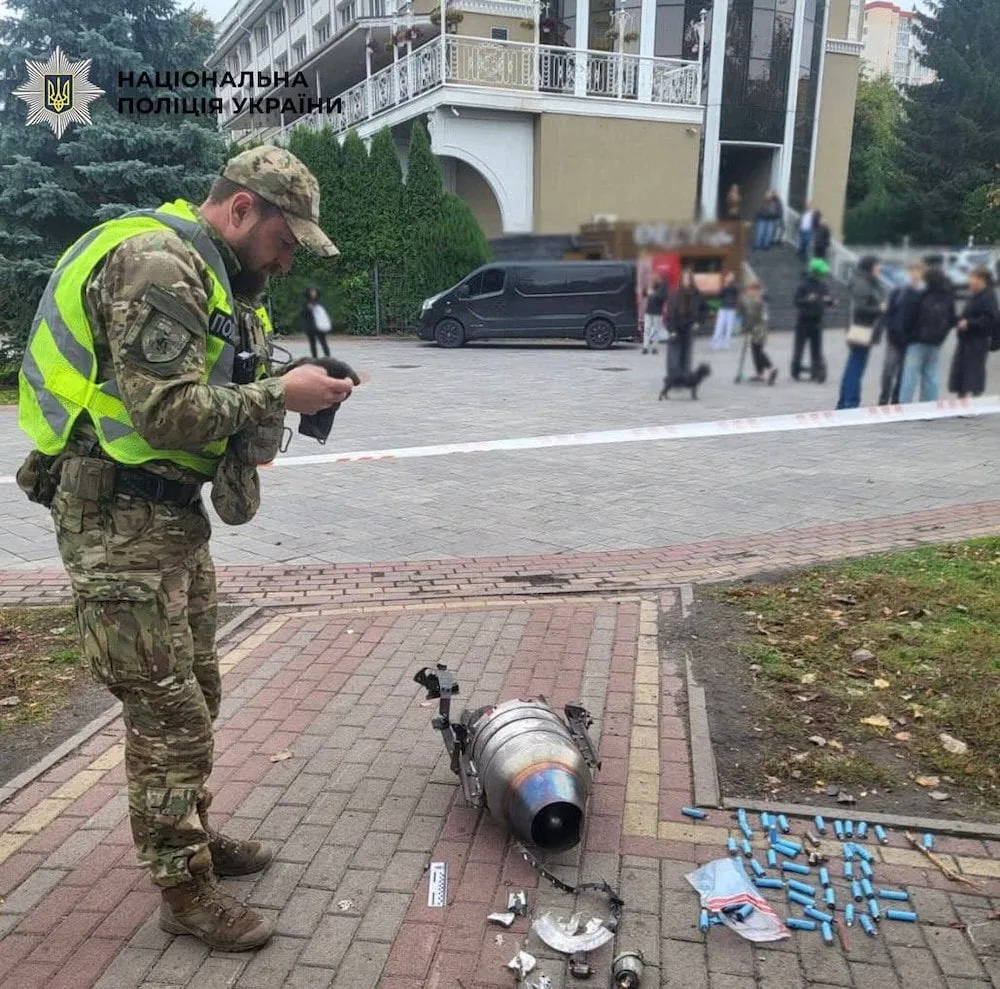 У парк Орлятко впали уламки 