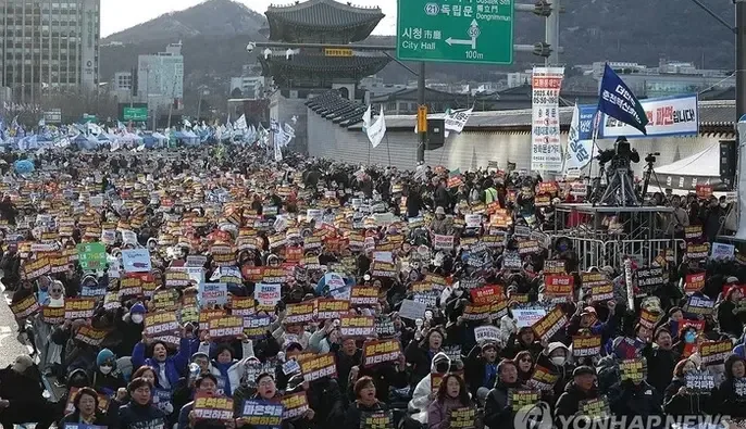 У Південній Кореї - масштабні мітинги проти діючого президента