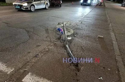 ДТП за участю Mazda 6 та Samand на Богоявленському проспекті в Миколаєві