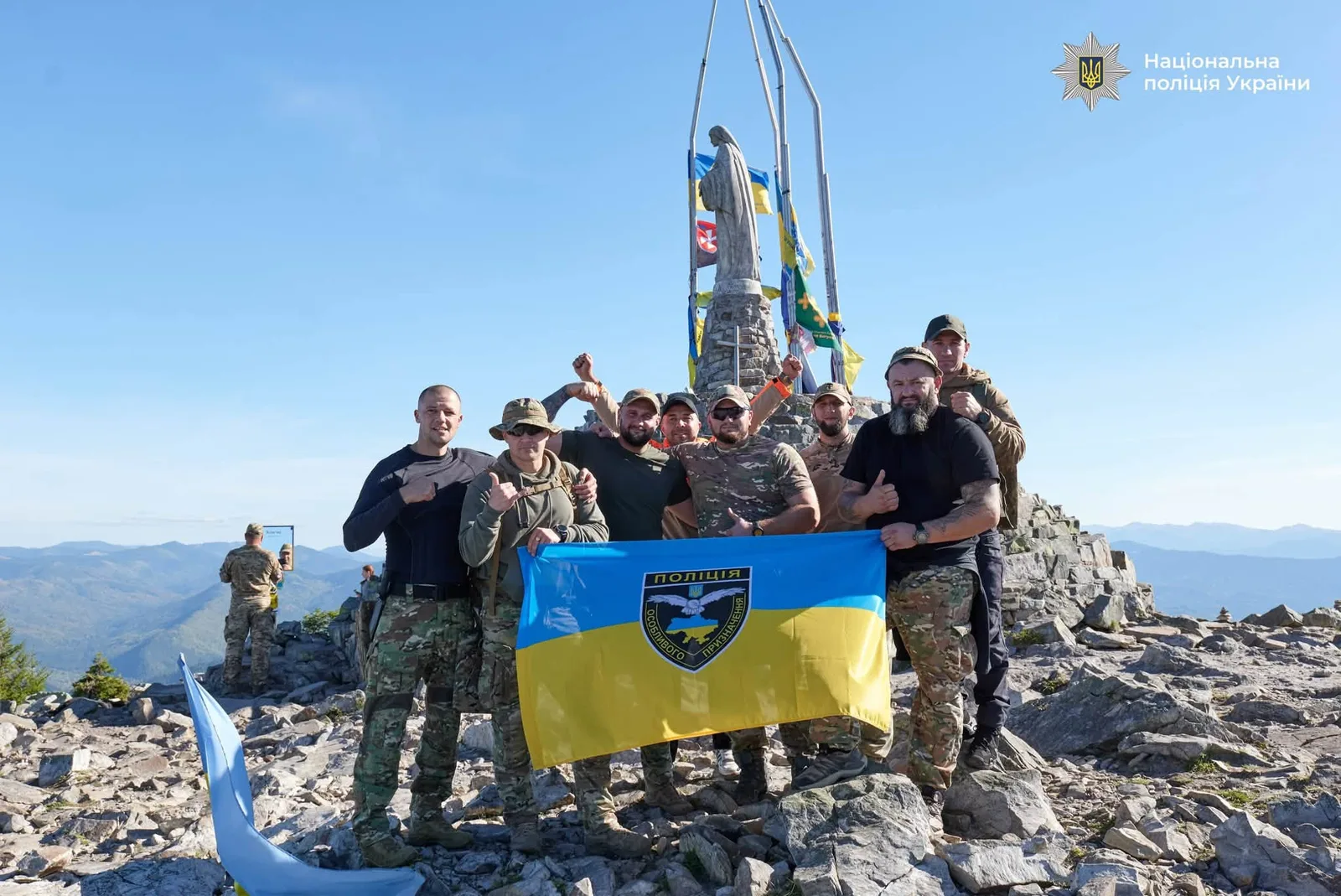 Ветерани та поліцейські Прикарпаття разом підкорили Хом’як