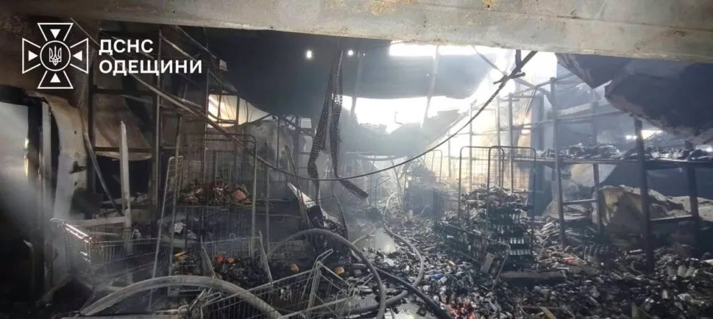 Рятувальники показали, як після “прильоту” у Маяках виглядає зсередини “Таврія”