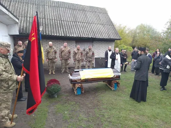 На Волині попрощалися із полеглим захисником Андрієм Смолярем (фото)