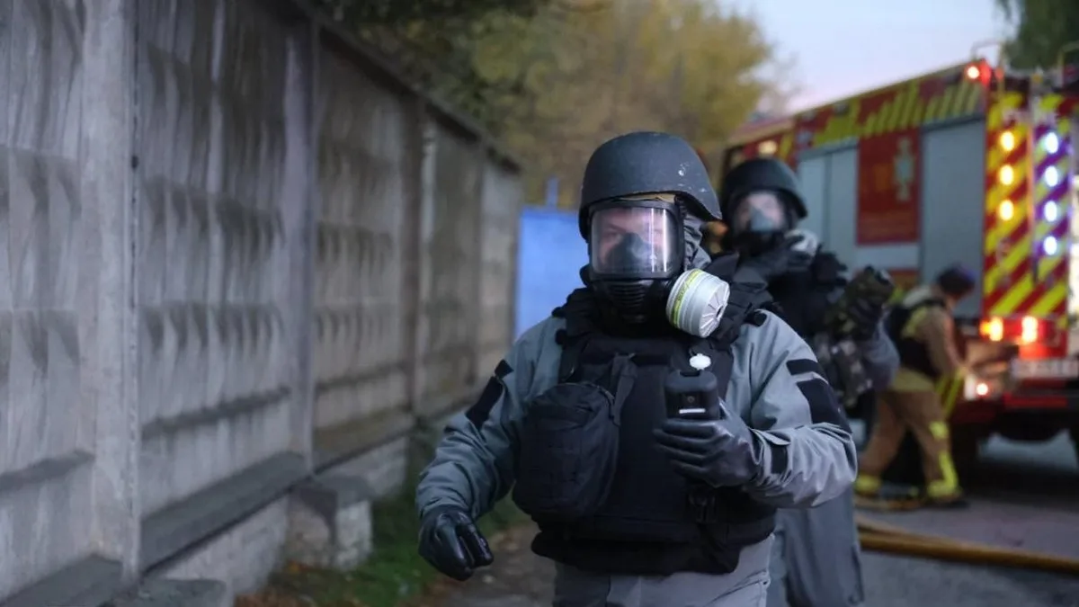На підприємстві в Рівненській області через ворожий удар спалахнула пожежа, двоє травмованих – ДСНС