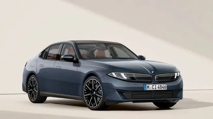 Автомобиль BMW 3 Series 2027 года