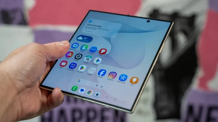 Samsung Galaxy Z Fold 8 Ultra смартфон