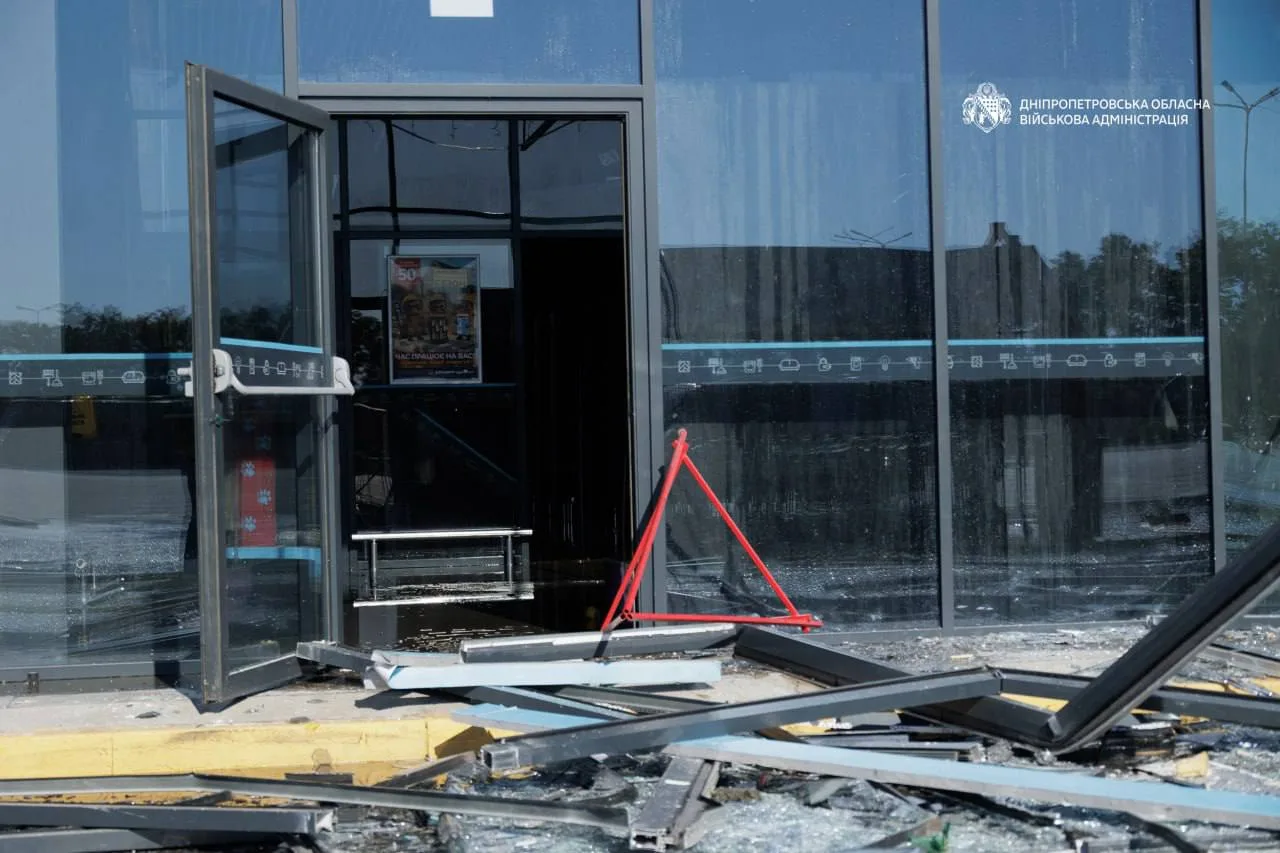 росіяни понад 40 разів атакували Дніпропетровщину: одна людина загинула, шестеро поранені - 12.10.2026