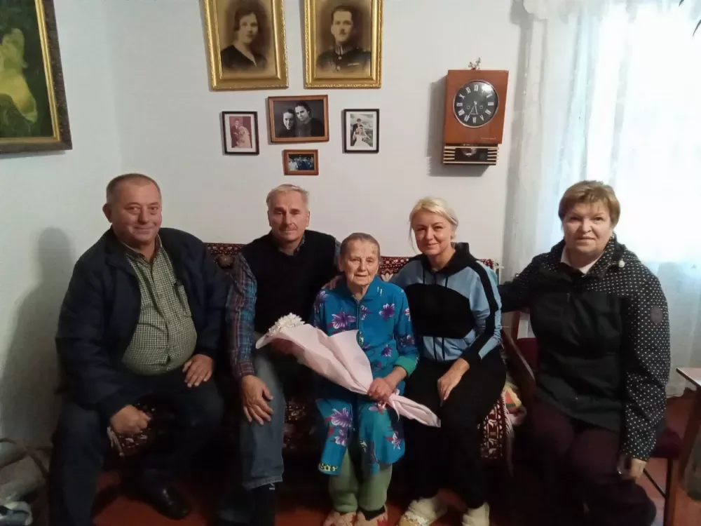 У Шумську 90-річчя відзначила колишня медсестра, шестеро рідних якої захищають Україну