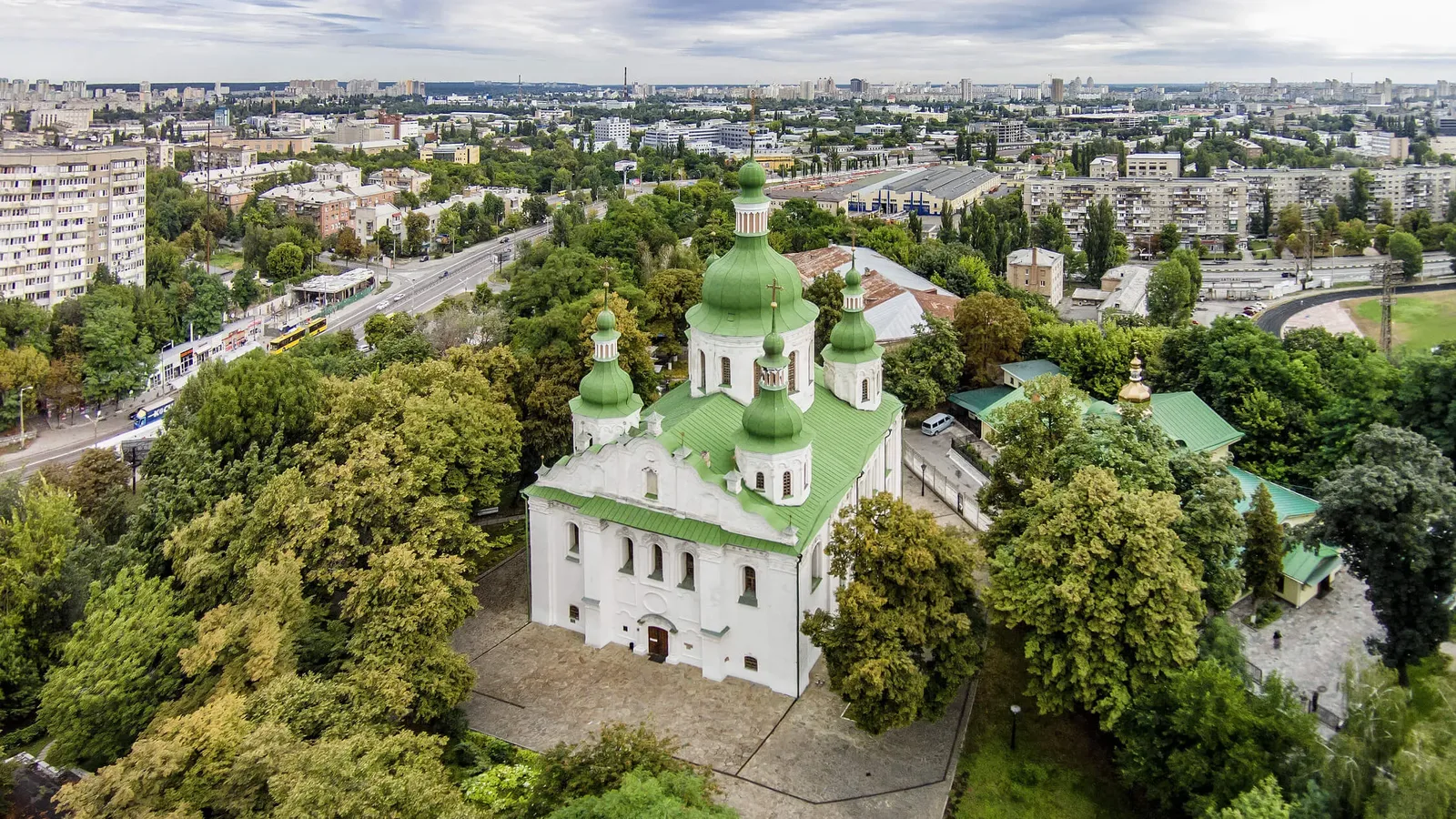 Київ за 1,1 млн гривень готується встановлювати межі 12 об’єктів культурної спадщини (перелік)