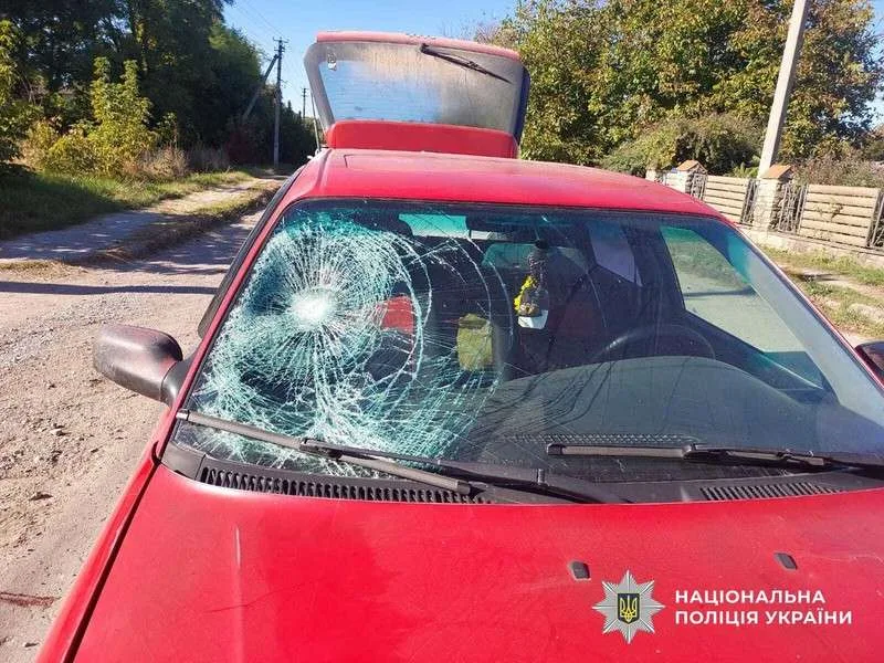 14-річна дівчинка на велосипеді попала під колеса Audi: ДТП на Буковині