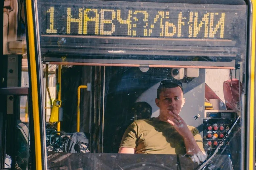 Перший в Україні водій трамвая з протезом: у Львові у свій перший рейс виходить ветеран Іван Лебідь