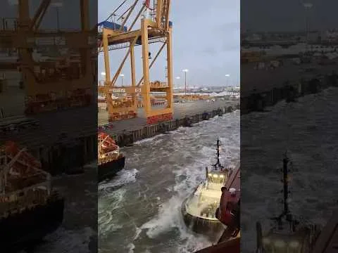 Шторм на море