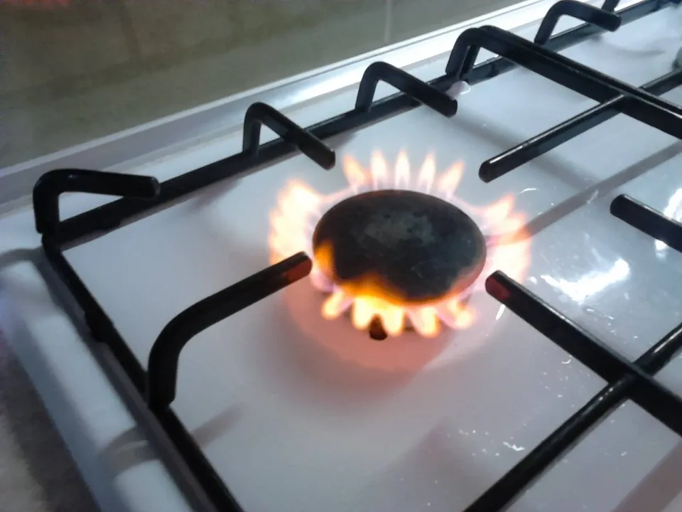 На Львівщині двоє людей загинули через отруєння чадним газом у власному будинку