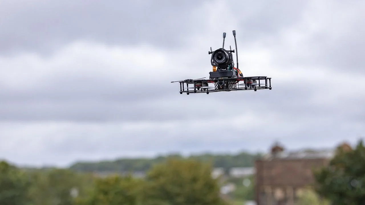 Квадрокоптери для військових: FPV, DJI Mavic і Matrice для розвідки, спостереження та спецзадач дрон