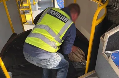Повернення киянці сумки з грошима, прикрасами та документами, забутої в автобусі